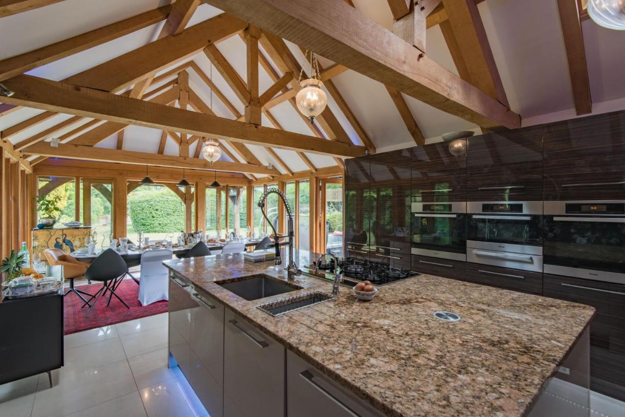 Villa Bacchus Canterbury Exterior foto